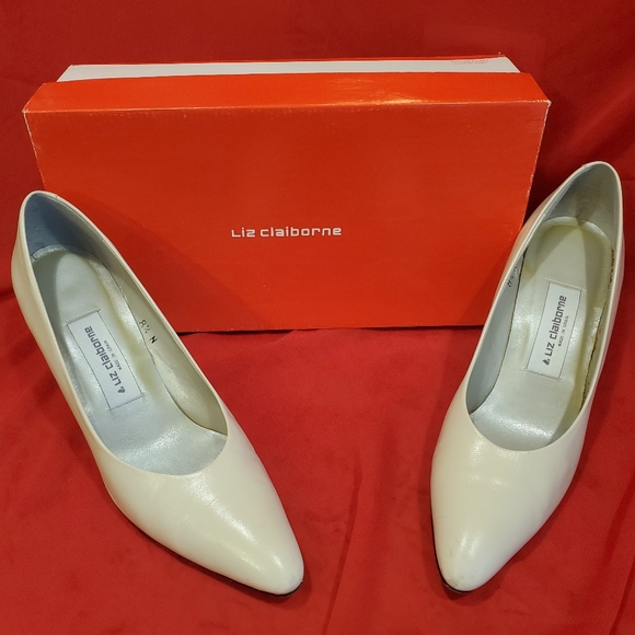 Liz Claiborne Off White Tempest Kidskin Pump Heel Sz 8.5N w/box - Picture 1 of 9